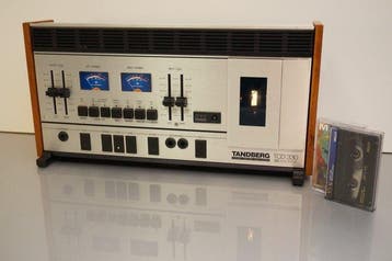 Tandberg - TCD330 - 3 Motor,Dual Capstan, Audiocassette deck, Nieuw