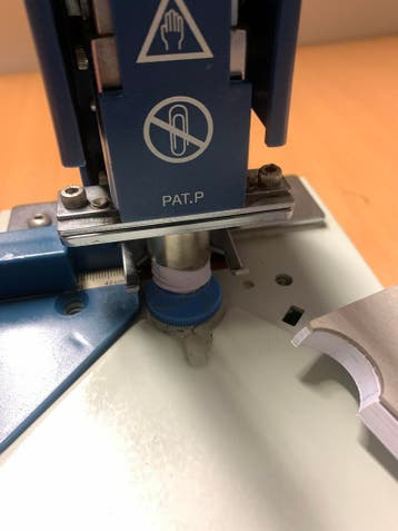 Warrior 21144 duimgreep pons / kalenderpons – scherp mes, Ophalen, Zo goed als nieuw