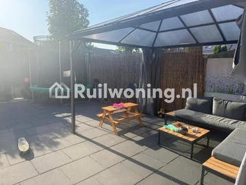Ruim huis van 120 m² in Spijkenisse-Rotterdam