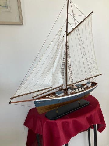Maritieme objecten - Donjon D-8 uit Lyon - Hout, Katoen-