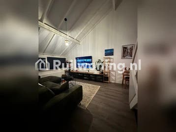 Ruim flatje in Volendam zoekt plek in Amsterdam, Amsterdam