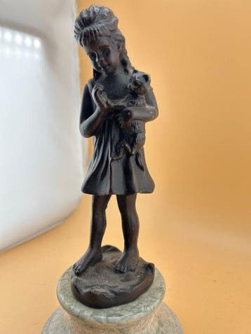 Eutrope Bouret (1833-1906) - Figuur - Mädchen mit Katze -