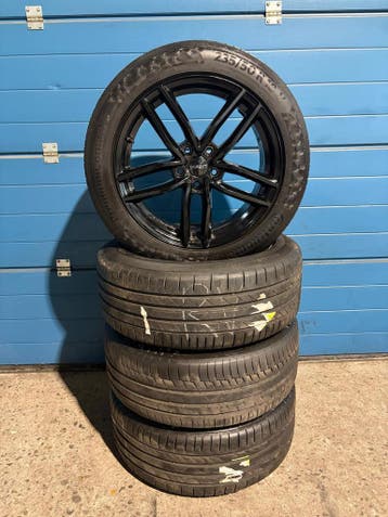 Volkswagen Tiguan / T-Roc 18 inch zomerset Dezent, Ophalen, 18 inch, Gebruikt, Banden en Velgen