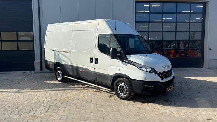 IVECO DAILY 35S14 | APK tot 12-11-2026 |, Auto's, Bestelauto's, Te koop, Automaat, Diesel, Wit, Iveco, Zwart, Stof, Airbags, Airconditioning