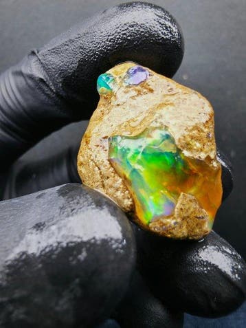 68cts Crystal Opal Specimen Ruw- 14 g
