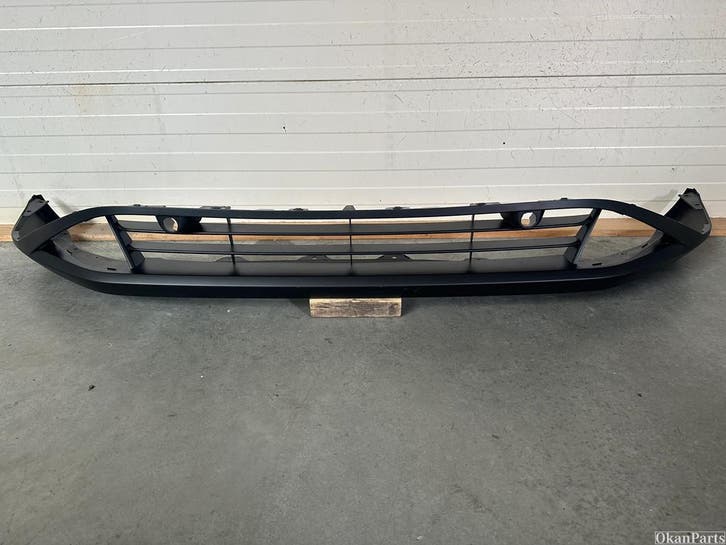 Nissan Qashqai J12 voorbumper onderspoiler 62026-6UA0A, Auto-onderdelen, Carrosserie en Plaatwerk, Gebruikt, Nissan, Voor, Bumper