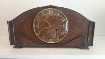 Kastklok - Art Deco - eiken- messing- - 1920-1930 - Junghans