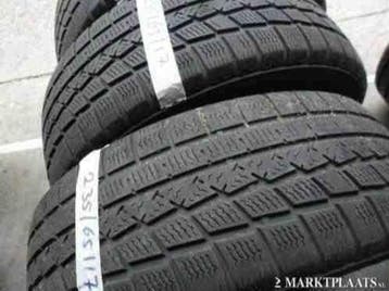 2 x Matador 235-65-17 Winterbanden 5,5mm, Gebruikt, 17 inch, 235 mm, Band(en)