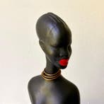 Cortendorf - sculptuur, Die Krugträgerin - 25 cm - Keramiek