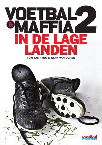 Voetbal & maffia in de lage landen - Knipping, Boeken, Sportboeken, Verzenden, Gelezen