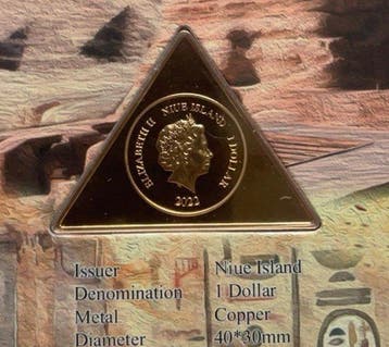 Niue. 1 Dollar 2022, Egyptian Heritage Pyramid-Shaped Gilded