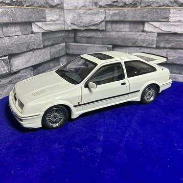Autoart 1:18 - Modelauto - Ford Sierra RS Cosworth, Nieuw
