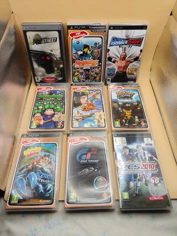 Sony - Playstation Portable (PSP) - Lotto 9 giochi PSP,, Spelcomputers en Games, Nieuw