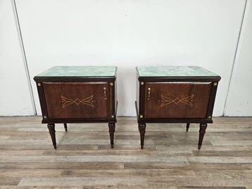 Nachtkastje (2) - Set van twee nachtkastjes van eikenhout, Antiek en Kunst