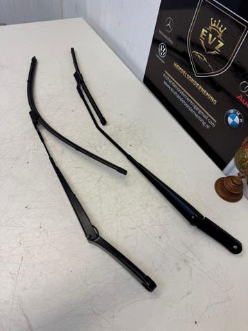 Seat Ibiza bj.2019 ruitenwisser arm set voor rechts en links, Gebruikt, Seat