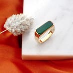 Gouden ring met jade, Sieraden, Tassen en Uiterlijk, Ringen, Gebruikt, Overige kleuren, Ophalen of Verzenden, 17 tot 18