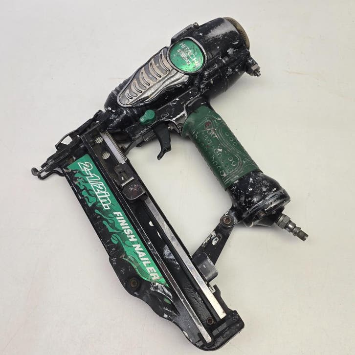 Hitachi Spijkerpistool NT65M2 Incl. Koffer | Nette Staat, Doe-het-zelf en Verbouw, Gereedschap | Overige machines, Nieuw, Ophalen of Verzenden