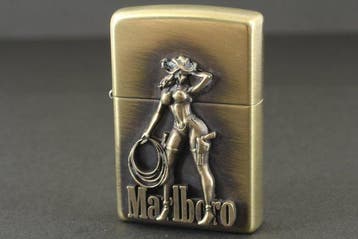 Zippo - Marlboro Sexy Girl - Zakaansteker - Messing, Verzamelen, Nieuw