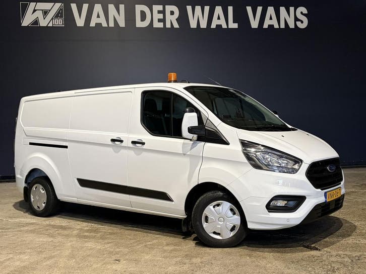 Ford Transit Custom 2.0 TDCI 130pk L2H1 Inrichting Euro6 *Ri, Auto's, Bestelauto's, Dealer onderhouden, Lease, Zwart, Handgeschakeld