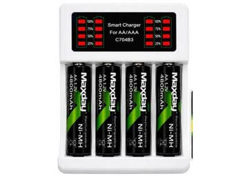 Veiling - acculader + 4 aa oplaadbare batterijen, Nieuw