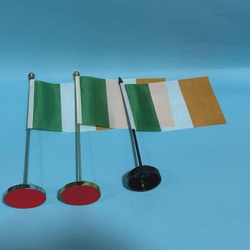 Ierse Bureauvlag 14x21cm - Polyester Vlag van Ierland voor B, Diversen, Verzenden, Nieuw