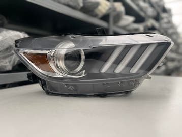 FORD MUSTANG 6 XENON+LED USA KOPLAMP RECHTS 5334494, Verzenden, Gebruikt, Ford