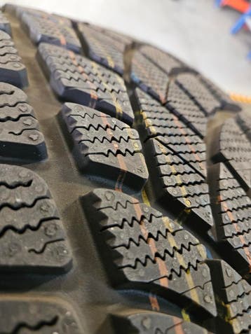 255/45/20 105V MO MFS DUNLOP WINTERBANDEN NIEUW MEGA ACTIE !, Ophalen, 255 mm, Nieuw, Winterbanden
