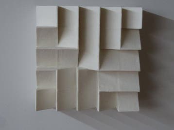 Hans Meeuwsen - 2026 - 66 wit minimalistisch wandrelief, Antiek en Kunst
