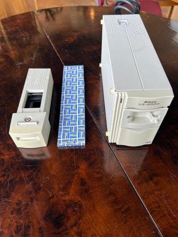 Nikon LS2000 Filmscanner (Zonder minimumprijs), Nieuw