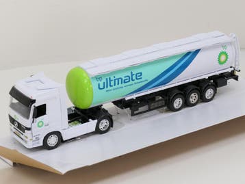 Schaal 1:32 NewRay Mercedes-Benz vrachtwagen bp ultimate..., Ophalen of Verzenden, Gebruikt