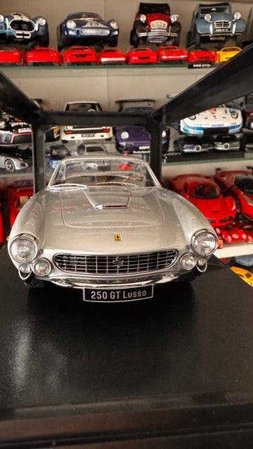 KK-Scale 1:18 - Modelauto - Ferrari 250 GT Lusso (1962), Nieuw
