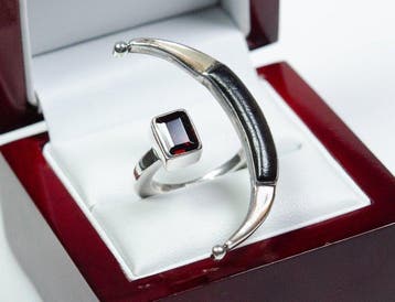 Zonder minimumprijs - Ring - 925 zilver - granaat -, Nieuw