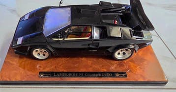 Bburago 1:18 - Model sportwagen - LAMBORGHINI Countach, Nieuw