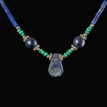 Het oude Egypte, Grieks-Romeinse periode Ketting met lapis, Sieraden, Tassen en Uiterlijk, Antieke sieraden