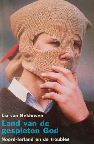 LAND VAN DE GESPLETEN GOD 9789053302835 Lia van Bekhoven, Boeken, Verzenden, Gelezen, Lia van Bekhoven