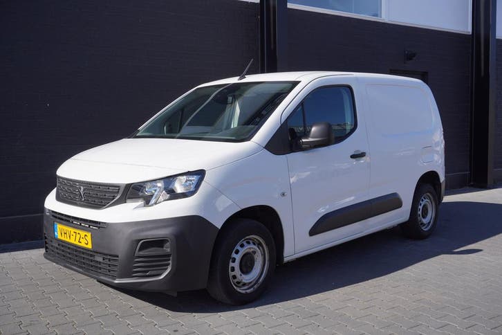Peugeot Partner 1.2 Benzine EURO 6, Auto's, Bestelauto's, Onderhoudsboekje, Lease, Zwart, Handgeschakeld, Wit, Financial lease
