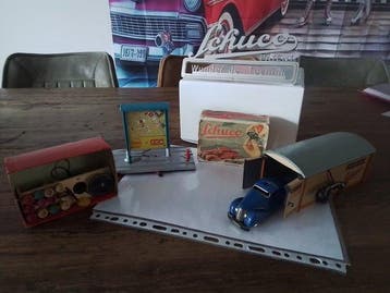 Schuco - Modelauto (3) - Schuco garage 1500, auto 3000 en, Antiek en Kunst