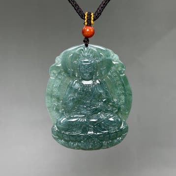 Snijwerk, Natural Jade Guanyin Pendant - 52 mm -