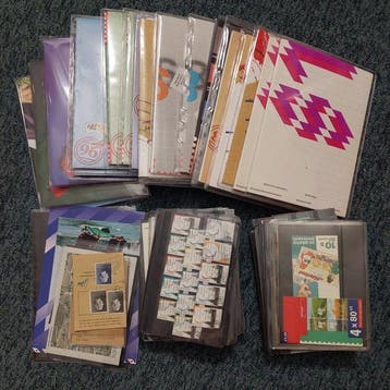 Nederland 1926/2000 - Partij met o.a.Jaarcollecties,, Postzegels en Munten, Postzegels | Nederland, Gestempeld