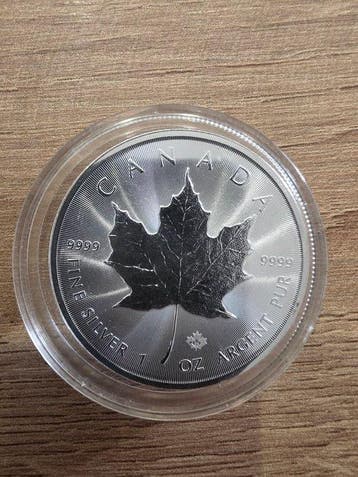 Canada. 5 Dollars 2023 - Elizabeth Maple Leaf (Zonder