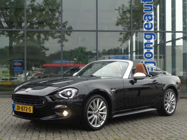 Fiat 124 Spider 1.4 16v Multiair Leer Clima Bose 1e eig. NL!, Auto's, Achterwielaandrijving, Zwart, Bruin, Handgeschakeld