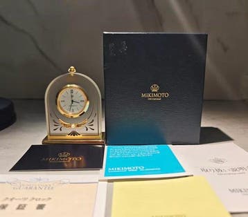 Tafelklok - Mikimoto - Glas - 2020+ - Akoya Pearl Tafelklok