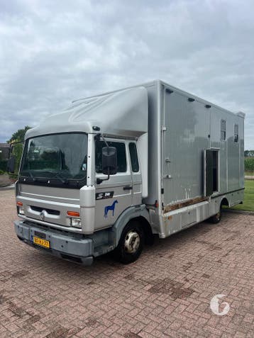 Degelijke Renault paardenvrachtwagen! Met koetsenruimte!, Ophalen, Zo goed als nieuw, Overige typen