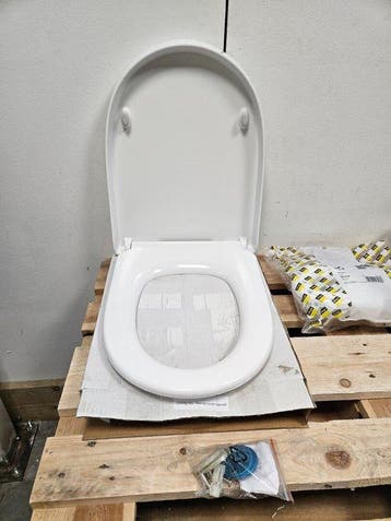 Closetzitting Parvati 36 x 46 cm wit glans, Ophalen of Verzenden, Nieuw, Toilet