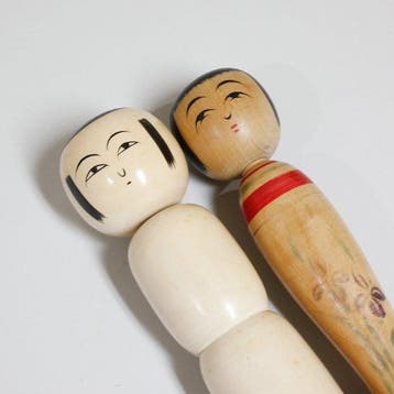 Traditionele Japanse kokeshi-poppen ×2: gemaakt door