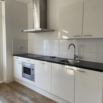 Appartement in Amsterdam gevonden voor €1650,- pm, Huizen en Kamers, Huizen te huur, Direct bij eigenaar, Appartement, Amsterdam