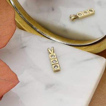 Gouden hanger met zirconia (Hanger of bedel), Ophalen of Verzenden, Gebruikt, Goud, Overige merken