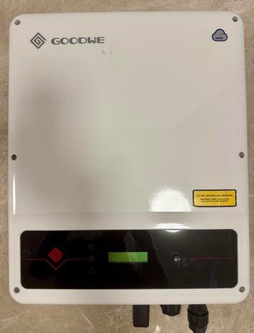 Omvormer voor zonnepanelen 5500 Watt, Doe-het-zelf en Verbouw, Ophalen, Zo goed als nieuw, Overige typen, 200 wattpiek of meer