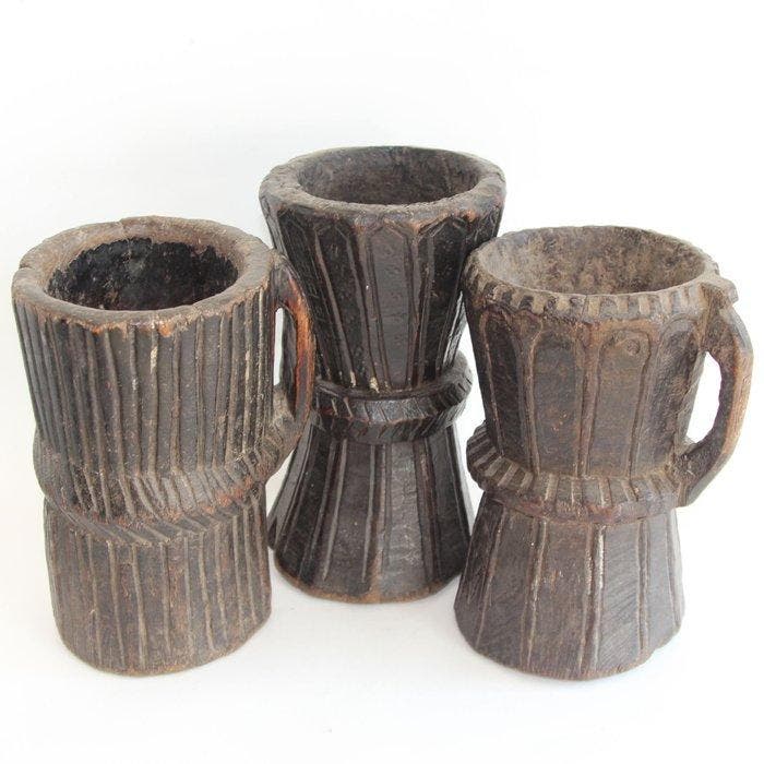 Nuristan Afghanistan - Vijzel (3) - Hout - mortier, Antiek en Kunst, Kunst | Niet-Westerse kunst