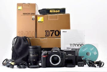 Nikon D7000 18-200mm VR  Click2401 Near Mint Box Set DSLR, Nieuw
